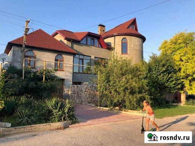 Комната 15 м² в 1-ком. кв., 1/1 эт. в аренду посуточно в Черноморском Республики Крым Черноморское - изображение 1