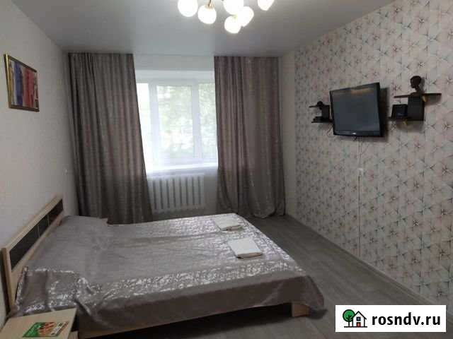 1-комнатная квартира, 30 м², 1/5 эт. в аренду посуточно в Сарапуле Сарапул - изображение 1