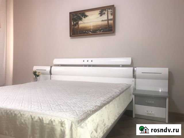 2-комнатная квартира, 64 м², 3/9 эт. в аренду посуточно в Нижневартовске Нижневартовск - изображение 1