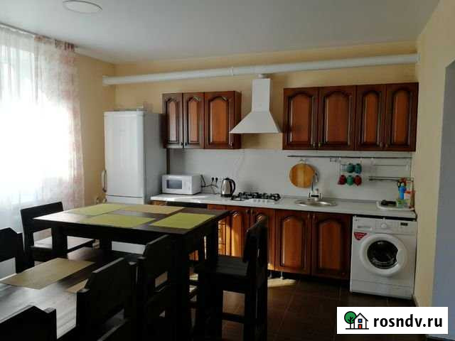 3-комнатная квартира, 100 м², 1/2 эт. в аренду посуточно в Ставрополе Ставрополь - изображение 1