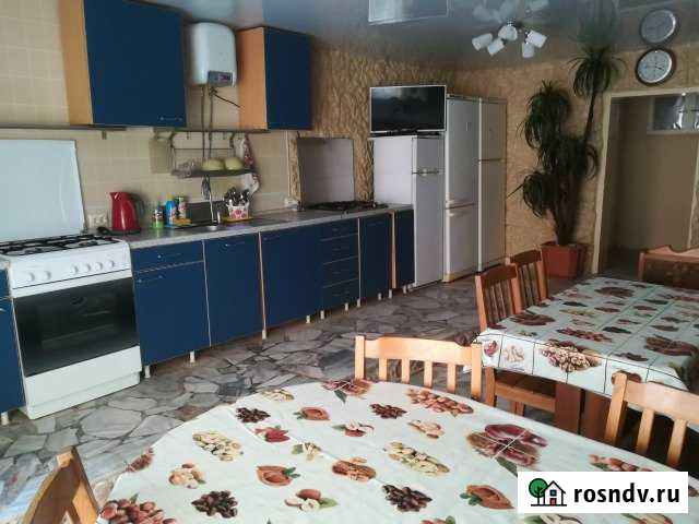 Комната 20 м² в 1-ком. кв., 1/3 эт. в аренду посуточно в Новомихайловском кп Новомихайловский кп - изображение 1