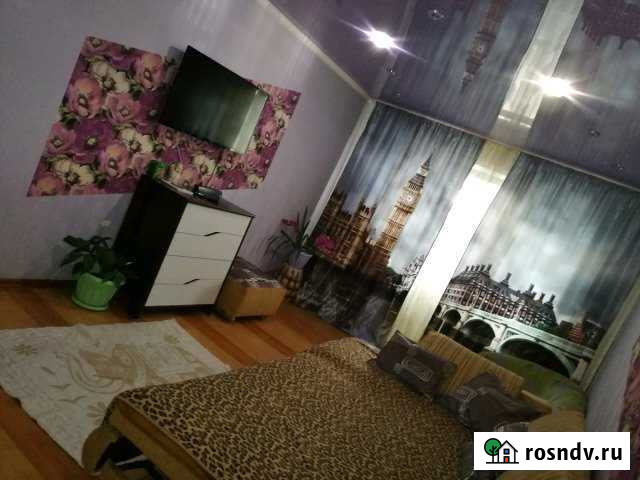 2-комнатная квартира, 48 м², 5/5 эт. в аренду посуточно в Междуреченске Кемеровской области Междуреченск - изображение 1