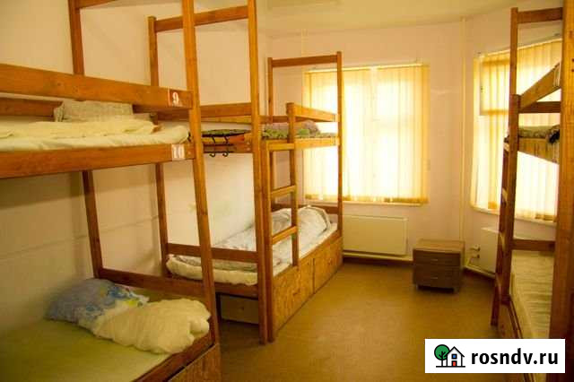 Комната 15 м² в 4-ком. кв., 1/9 эт. в аренду посуточно в Нижневартовске Нижневартовск - изображение 1