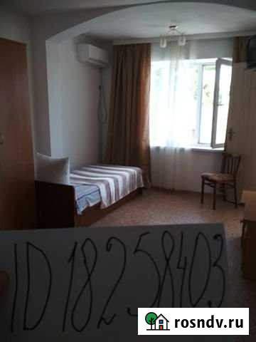 Комната 20 м² в 6-ком. кв., 2/2 эт. в аренду посуточно в Судаке Судак - изображение 1