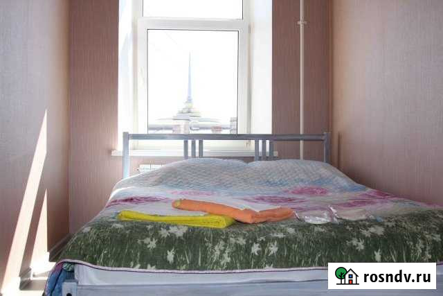 Комната 15 м² в 6-ком. кв., 5/5 эт. в аренду посуточно в Санкт-Петербурге Санкт-Петербург - изображение 1