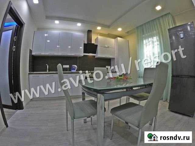 3-комнатная квартира, 100 м², 2/4 эт. в аренду посуточно в Ялте Ялта - изображение 1