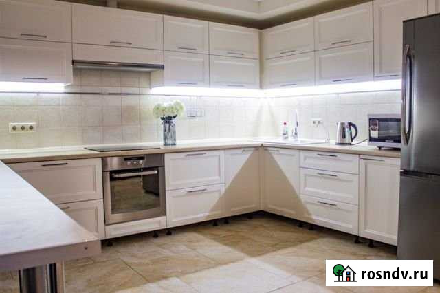 Дом 110 м² на участке 10 сот. в аренду посуточно в Новосибирске Новосибирск - изображение 1