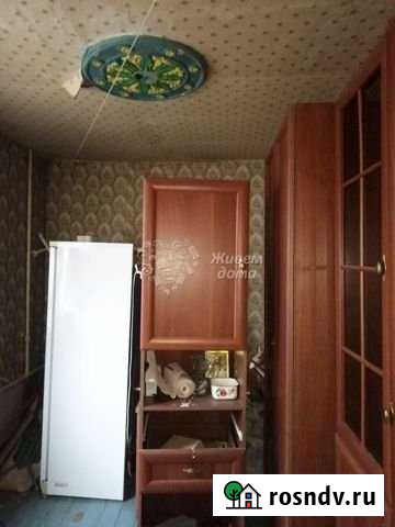 Комната 10.1 м² в 6-ком. кв., 1/3 эт. на продажу в Волжском Волгоградской области Волжский - изображение 1