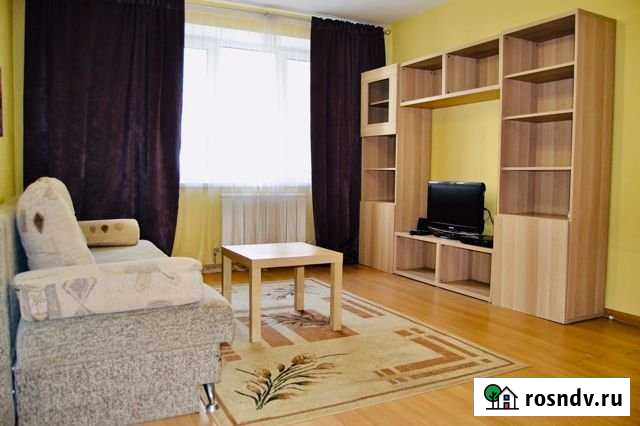 1-комнатная квартира, 42 м², 3/10 эт. в аренду посуточно в Смоленске Смоленск - изображение 1