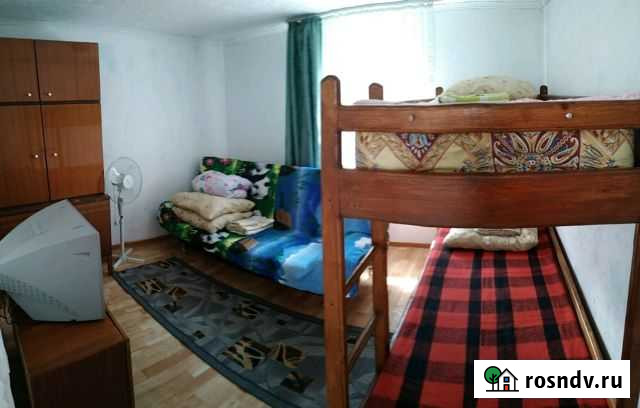 Дом 31 м² на участке 12 сот. в аренду посуточно в Яровом Яровое - изображение 1