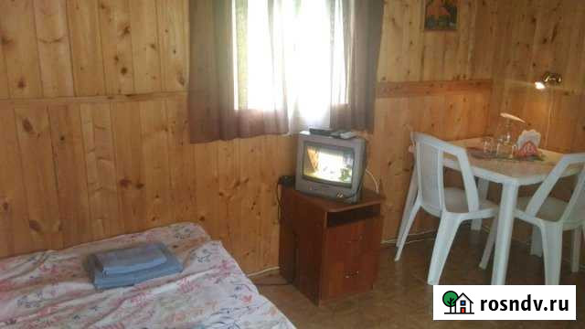 Дом 20 м² на участке 40 сот. в аренду посуточно в Ильинском Республики Карелия Ильинский - изображение 1