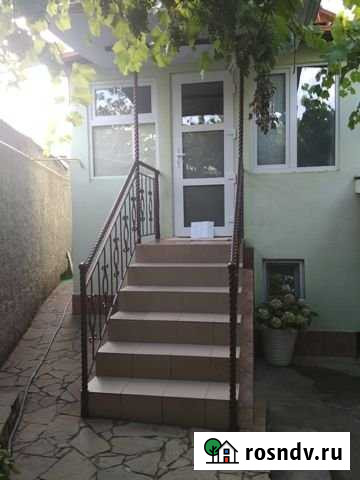 Дом 50 м² на участке 1 сот. в аренду посуточно в Алуште Алушта - изображение 1