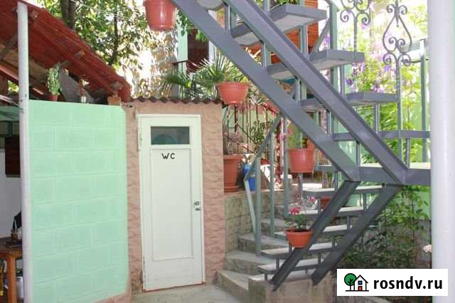 Комната 30 м² в 6-ком. кв., 1/2 эт. в аренду посуточно в Судаке Судак - изображение 1