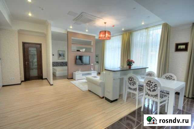 2-комнатная квартира, 85 м², 1/5 эт. в аренду посуточно в Алуште Алушта - изображение 1