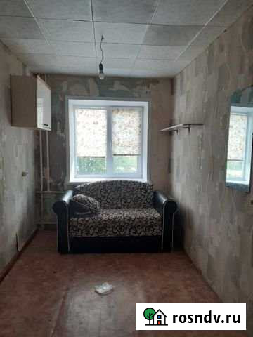 Комната 10 м² в 5-ком. кв., 1/4 эт. в аренду на длительный срок в Среднеуральске Среднеуральск - изображение 1