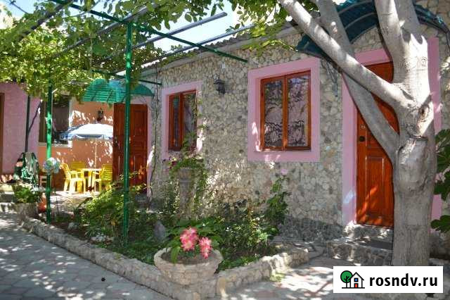 Комната 16 м² в 1-ком. кв., 1/1 эт. в аренду посуточно в Евпатории Евпатория - изображение 1