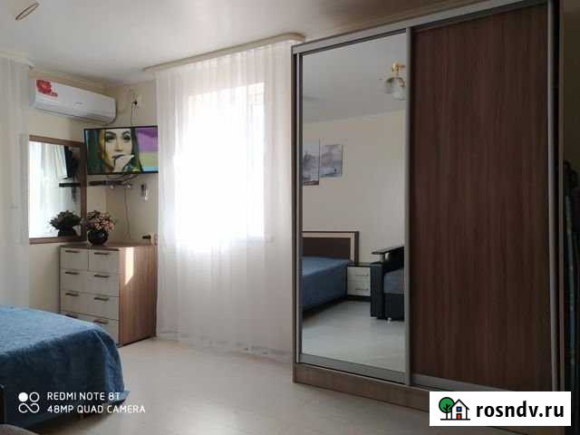 Дом 40 м² на участке 1 сот. в аренду посуточно в Ейске Ейск - изображение 1