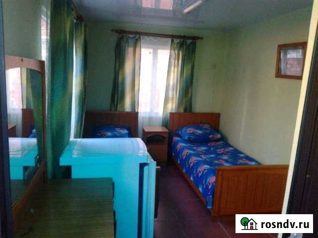 Комната 12 м² в 3-ком. кв., 1/1 эт. в аренду посуточно в Ейске Ейск - изображение 1