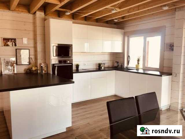 Коттедж 295 м² на участке 15 сот. в аренду на длительный срок в Колтушах Колтуши - изображение 1