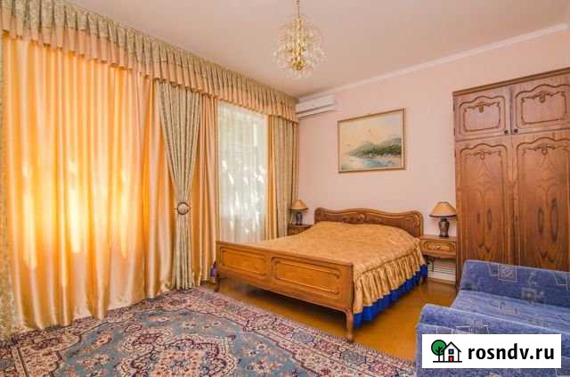 Дом 80 м² на участке 2 сот. в аренду посуточно в Алуште Алушта - изображение 1