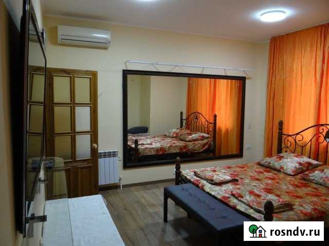 2-комнатная квартира, 85 м², 3/3 эт. в аренду посуточно в Астрахани Астрахань - изображение 1