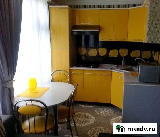 2-комнатная квартира, 60 м², 1/3 эт. в аренду на длительный срок в Ялте Ялта - изображение 1