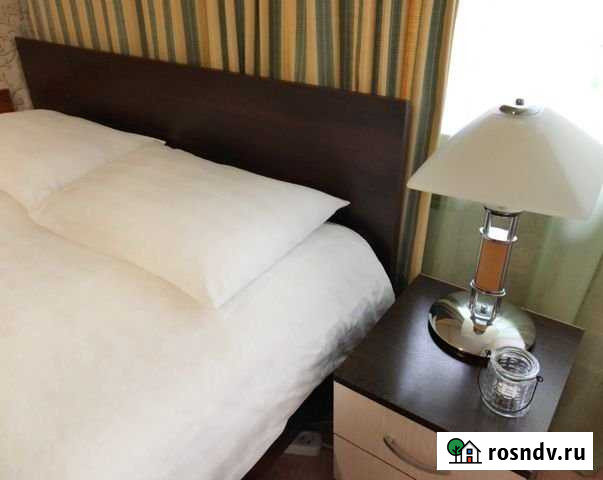 Комната 12 м² в 4-ком. кв., 1/4 эт. в аренду посуточно в Санкт-Петербурге Санкт-Петербург - изображение 1