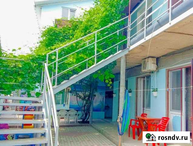 Комната 20 м² в 8-ком. кв., 1/2 эт. в аренду посуточно в Феодосии Феодосия - изображение 1