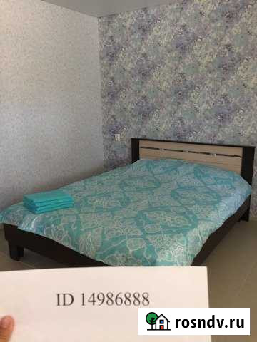 Комната 40 м² в 2-ком. кв., 1/2 эт. в аренду посуточно в Ейске Ейск - изображение 1