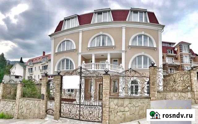 Дом 250 м² на участке 5 сот. в аренду посуточно в Ялте Ялта - изображение 1