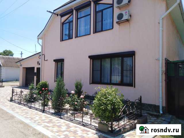 Дом 30 м² на участке 3 сот. в аренду посуточно в Ейске Ейск - изображение 1