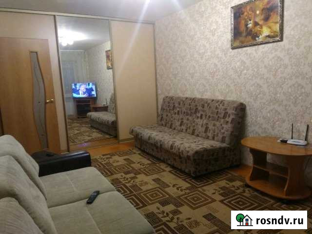 1-комнатная квартира, 35 м², 2/5 эт. в аренду посуточно в Каменске-Уральском Каменск-Уральский - изображение 1