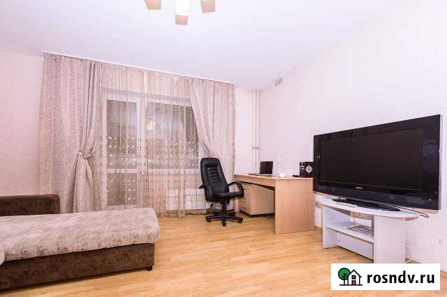 2-комнатная квартира, 78 м², 3/10 эт. в аренду посуточно в Челябинске Челябинск - изображение 1