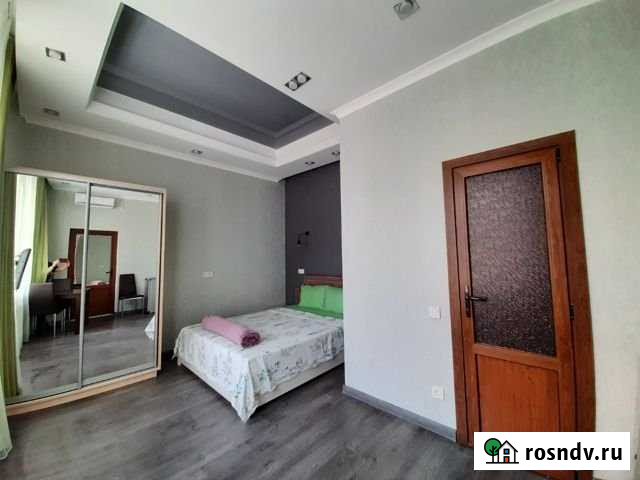 1-комнатная квартира, 40 м², 1/1 эт. в аренду посуточно в Симферополе Симферополь - изображение 1