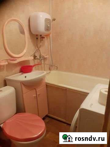 1-комнатная квартира, 30 м², 1/5 эт. в аренду посуточно в Петровске Петровск - изображение 1