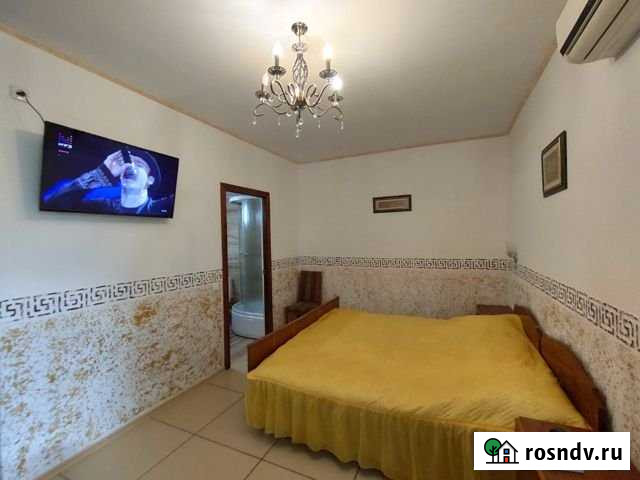 Комната 18 м² в > 9-ком. кв., 3/3 эт. в аренду посуточно в Евпатории Евпатория - изображение 1