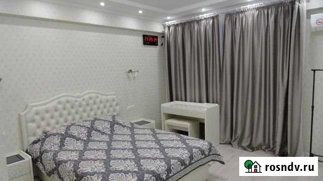 1-комнатная квартира, 40 м², 1/10 эт. в аренду посуточно в Севастополе Севастополь - изображение 1