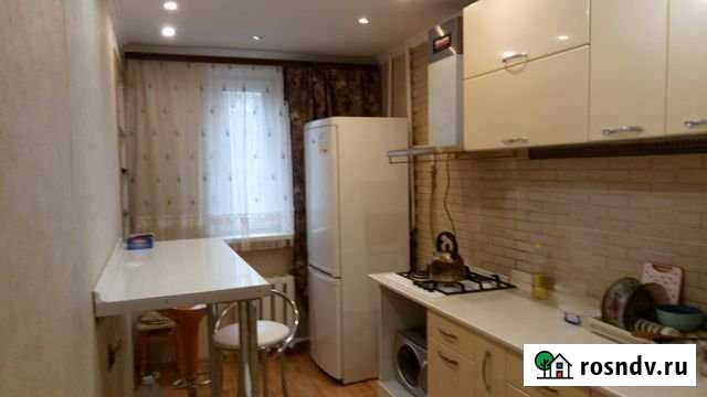 2-комнатная квартира, 60 м², 1/10 эт. в аренду на длительный срок в Севастополе Севастополь - изображение 1