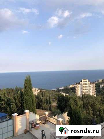 Комната 50 м² в 2-ком. кв., 1/3 эт. в аренду посуточно в Алуште Алушта - изображение 1