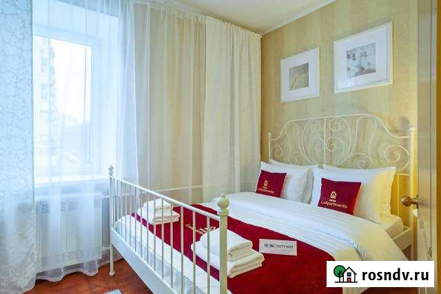 2-комнатная квартира, 65 м², 2/5 эт. в аренду посуточно в Москве Москва - изображение 1