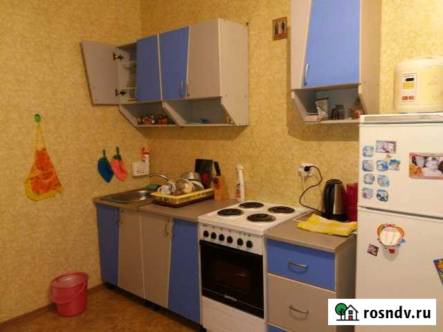 1-комнатная квартира, 44 м², 3/5 эт. в аренду посуточно в Туринске Туринск - изображение 1