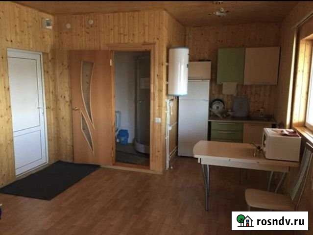 Дом 30 м² на участке 1000 сот. в аренду посуточно в Романовской Романовская - изображение 1