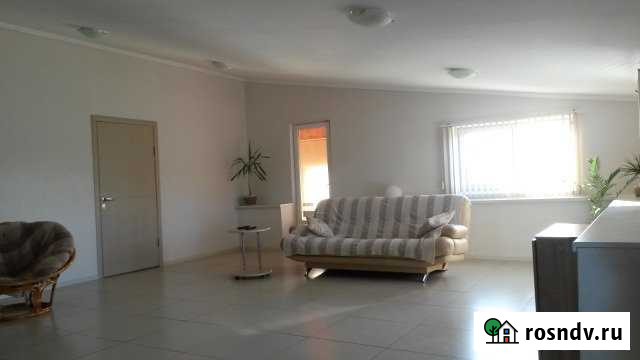 Коттедж 310 м² на участке 30 сот. в аренду посуточно в Пскове Псков - изображение 1