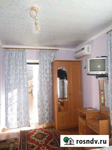 Комната 20 м² в 4-ком. кв., 1/2 эт. в аренду посуточно в Севастополе Севастополь - изображение 1