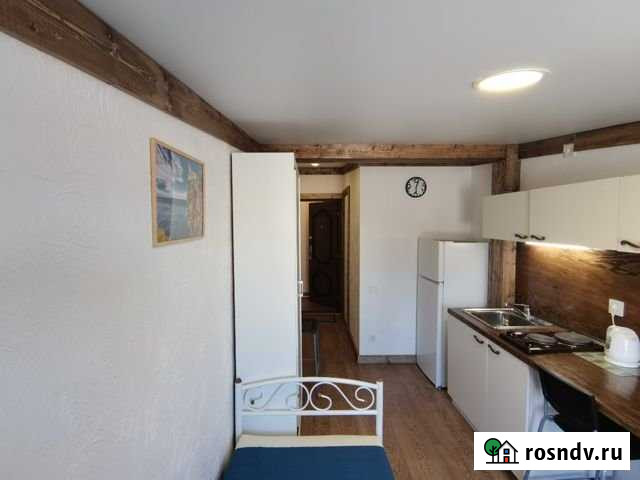 Квартира-студия, 13 м², 2/2 эт. в аренду на длительный срок в Симферополе Симферополь - изображение 1