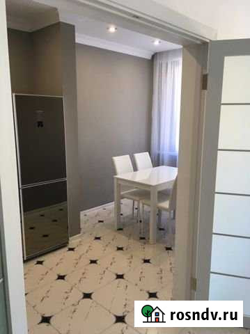 3-комнатная квартира, 85 м², 1/3 эт. в аренду на длительный срок в Симферополе Симферополь - изображение 1