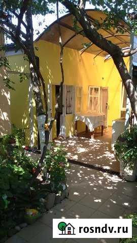 Комната 10 м² в 1-ком. кв., 1/1 эт. в аренду посуточно в Судаке Судак - изображение 1