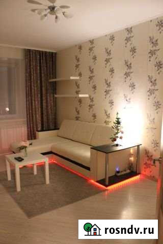 1-комнатная квартира, 42 м², 3/14 эт. в аренду посуточно в Омске Омск - изображение 1