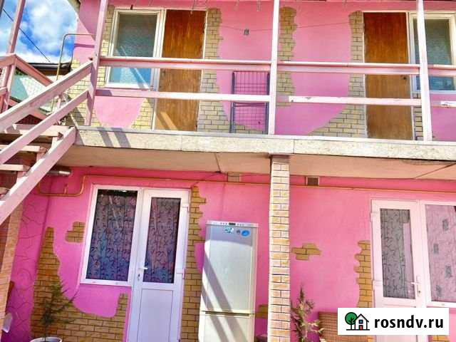 Комната 18 м² в 6-ком. кв., 2/2 эт. в аренду на длительный срок в Алуште Алушта - изображение 1