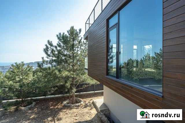 Коттедж 356.3 м² на участке 4 сот. на продажу в Ялте Ялта - изображение 1